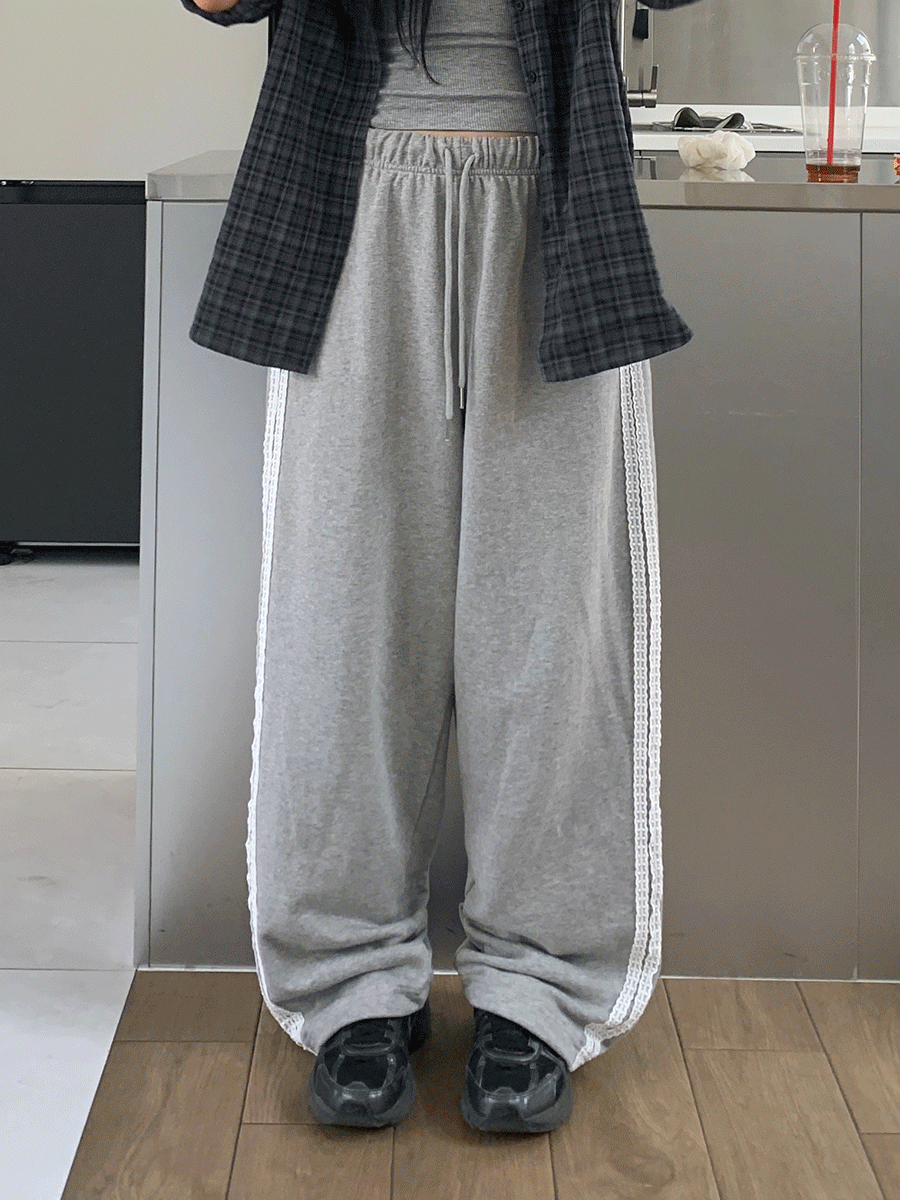 [ 조거 가능 ] 스머즈 레이스 스웻 팬츠