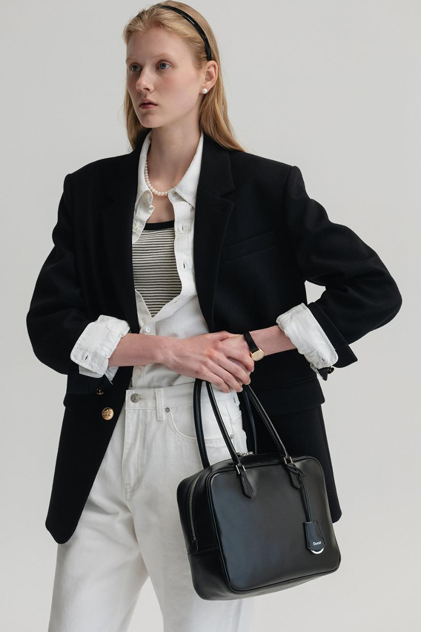 CLASSIC 28 LEATHER BAG BLACK