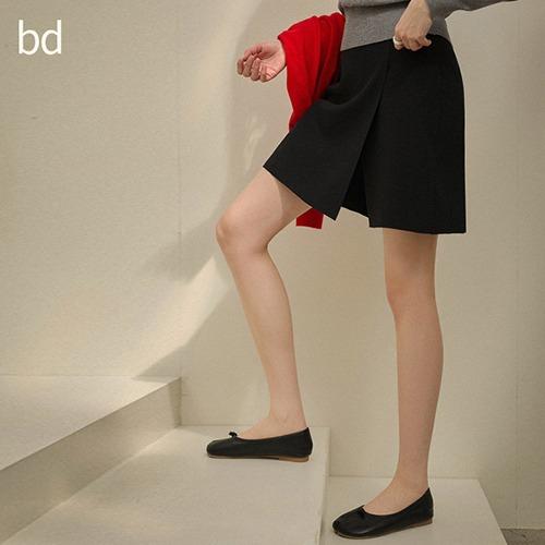 by-D PB31957 시그니처 마크 랩 치마바지