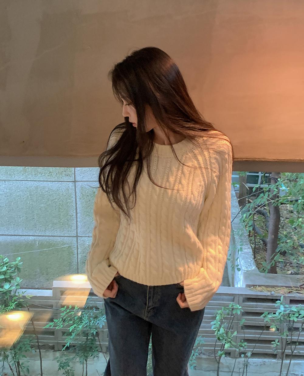 데얼 케이블 니트