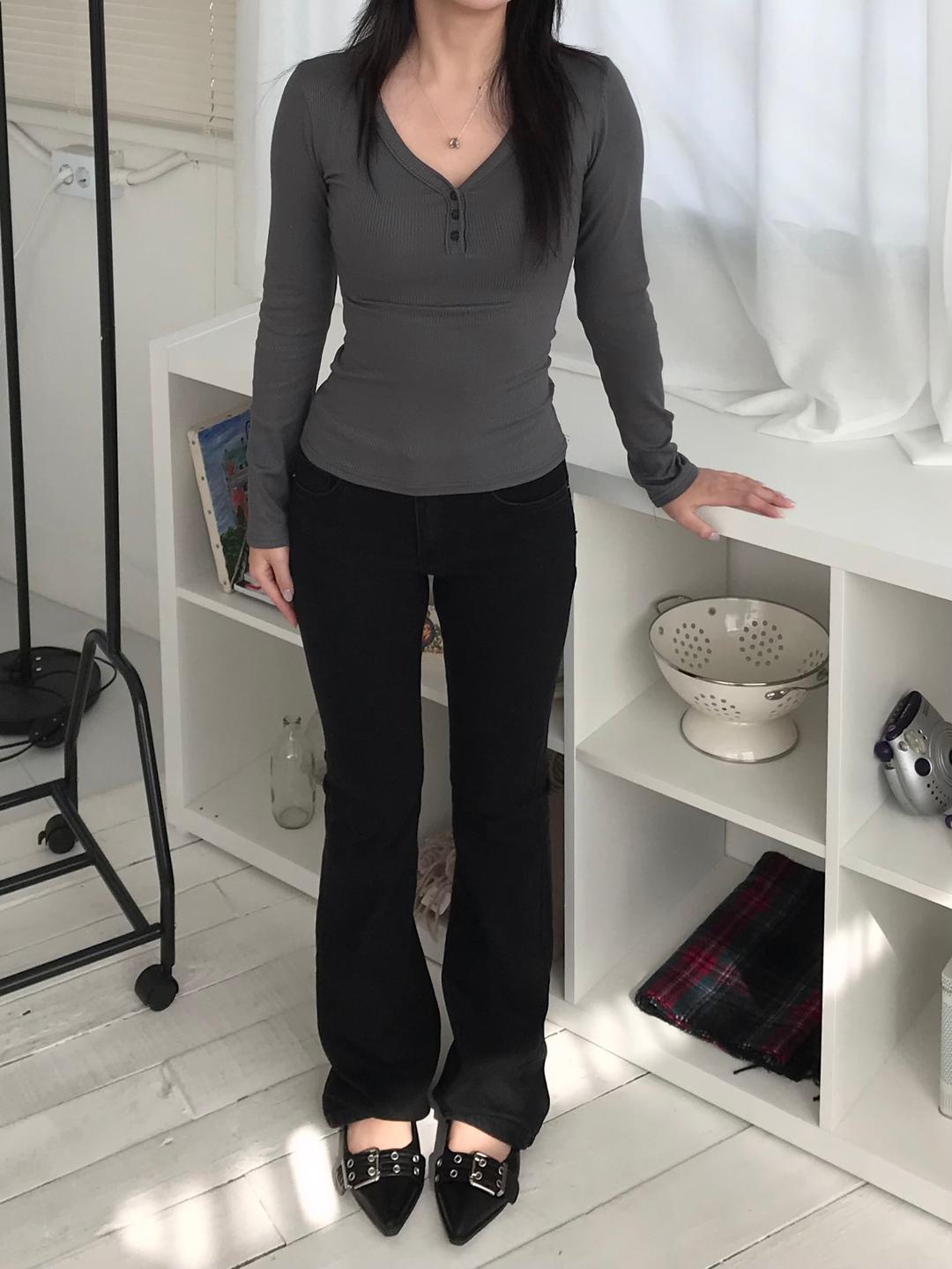 V BUTTON T (3 COLORS)