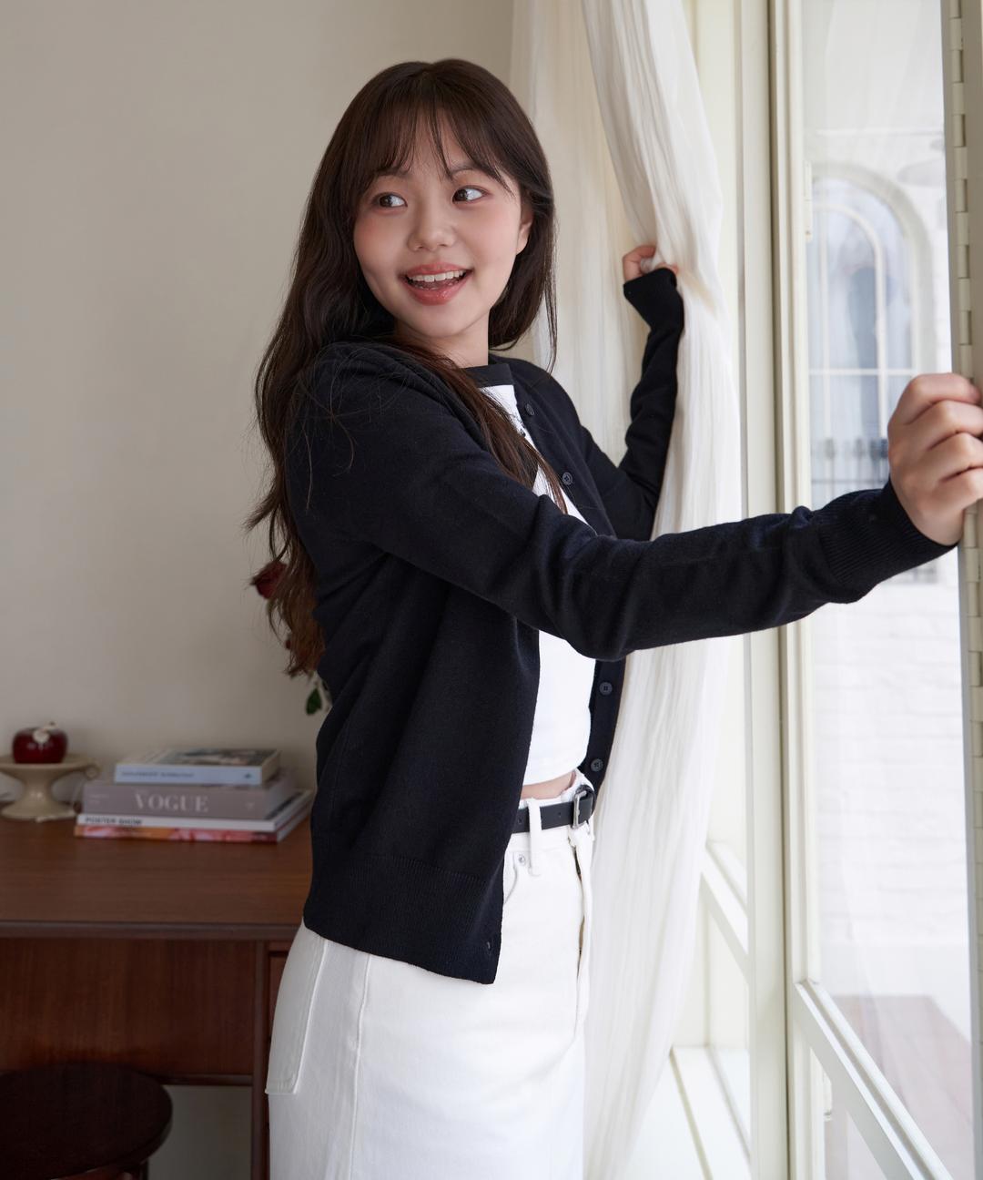 스파오 [소프트얀] 라운드넥 카디건_SPCKE49W01