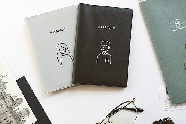 Peaceminusone passport case PEACEMINUSONE PASSPORT HOLDER CASE PRE