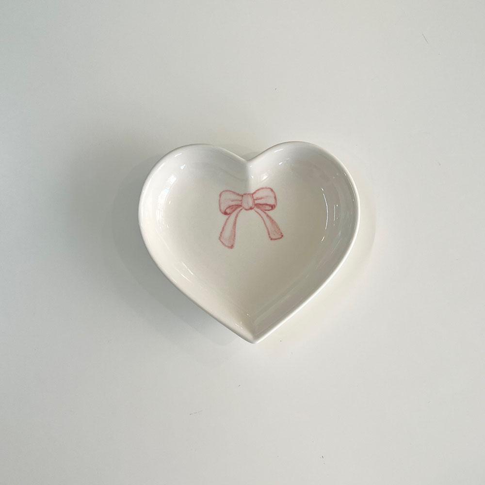 Ribbon heart plate