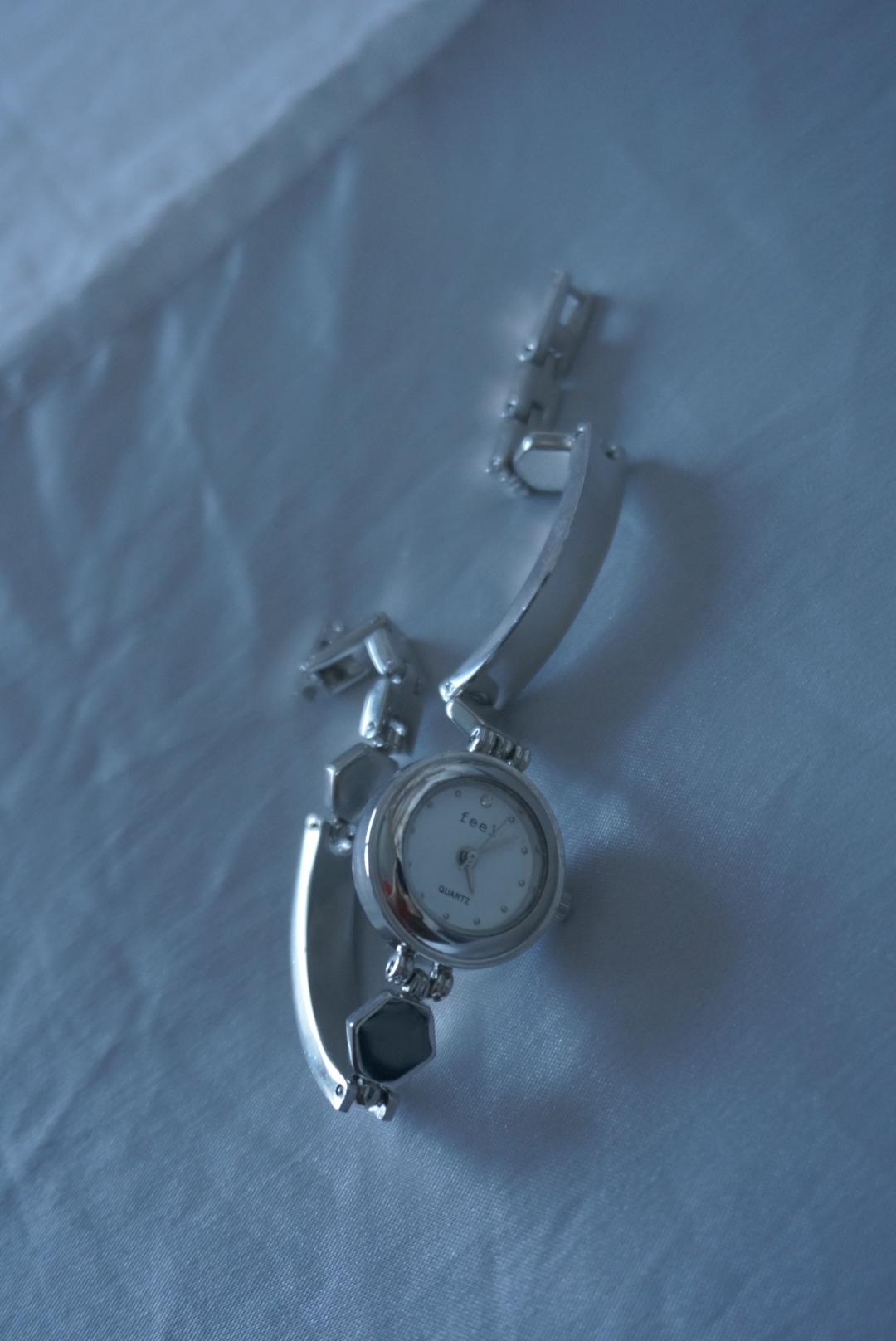 hexagon connecting watch