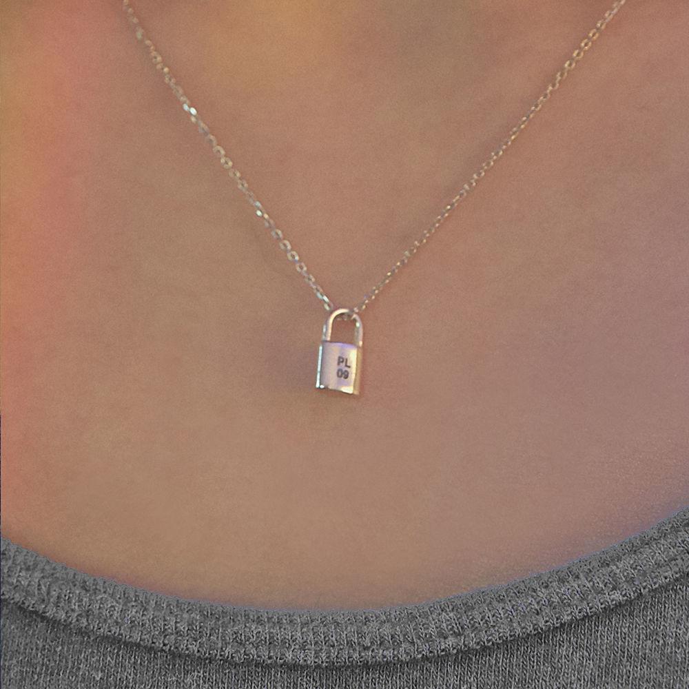 S LOCK PENDANT N (2 COLORS)