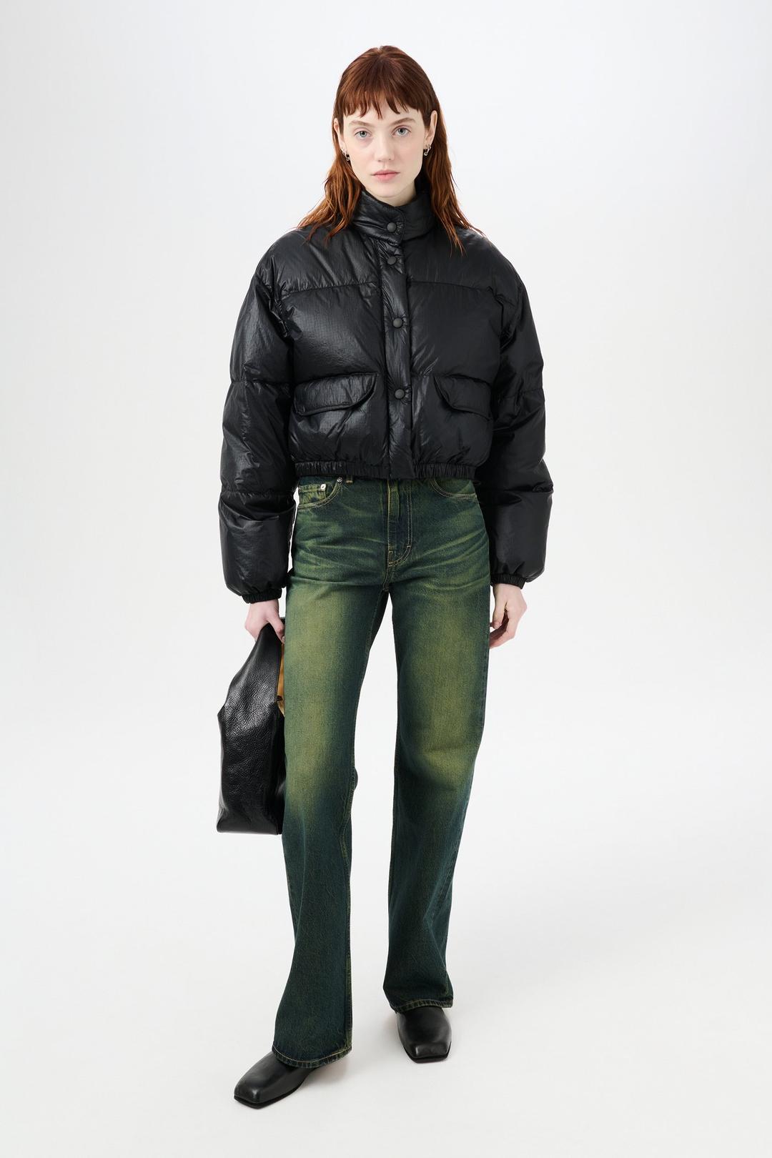 Cropped Inhale Puffa Black Tech