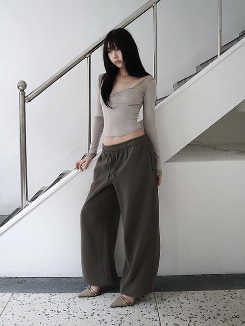 mute khaki t