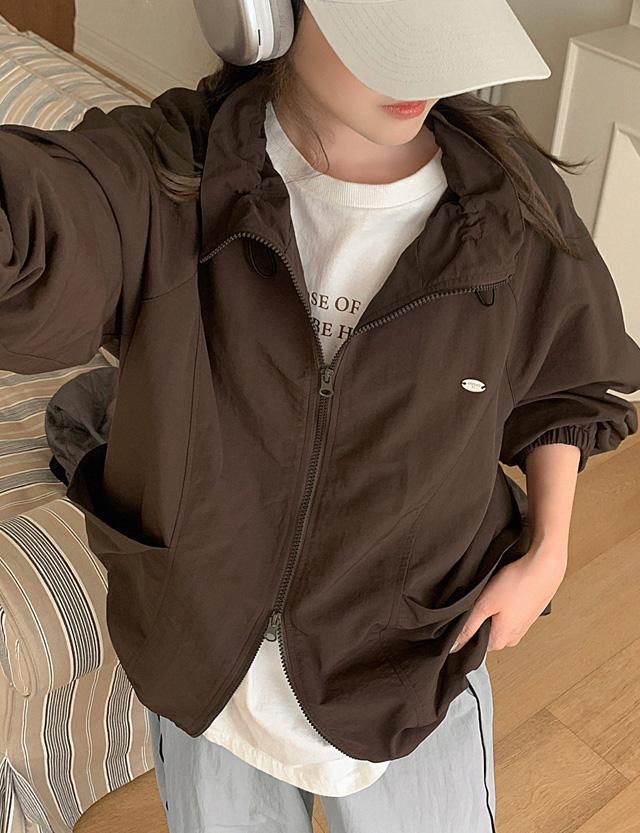공구우먼 드니르 루즈핏 넥 스트링 나일론 점퍼 83609