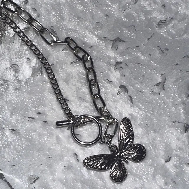 Butterfly ring necklace 나비 키치 스트릿 힙한 시크 토글바 언발 목걸이