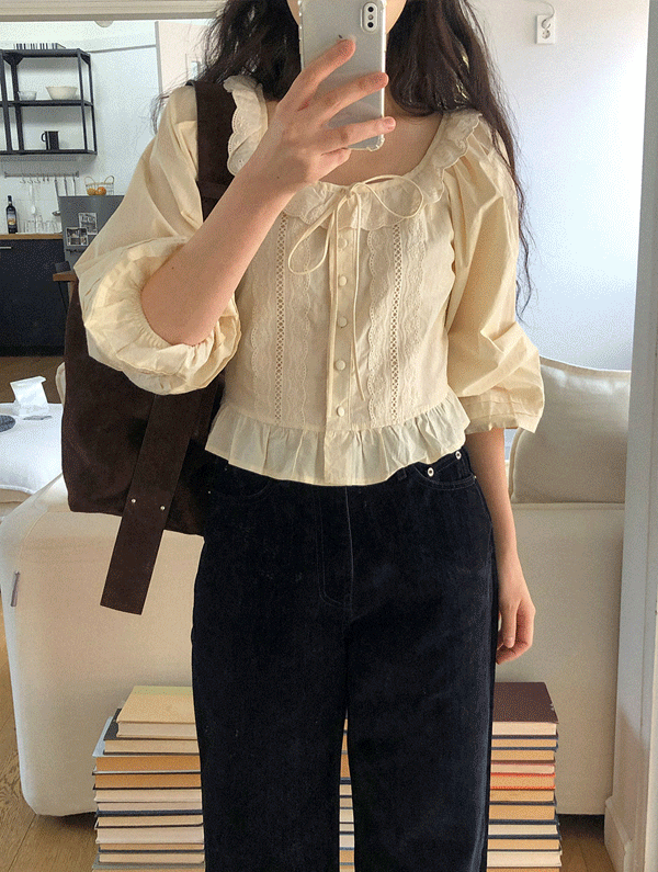 스프링콤마 [하객룩] 샬롯 레이스프릴크롭블라우스 (2월 10-11일 순차 발송예정)