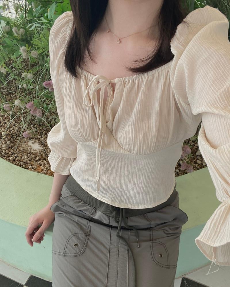 Puff shirring blouse