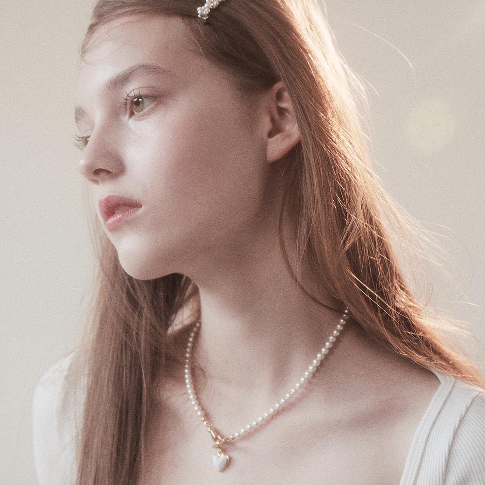 [Black,Green,White 2/9 순차출고][송민호 착용]Catch Love Pearl Necklace_4color