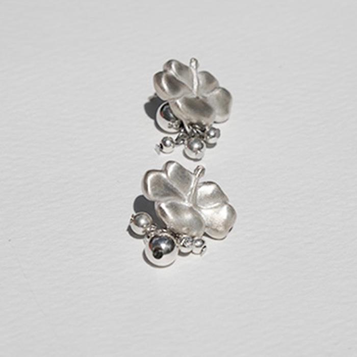 Hawaiian flower E