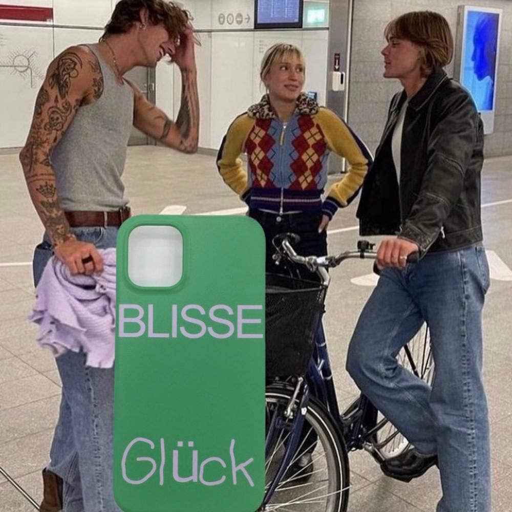 BLISSE PHONE CASE GREEN PINK