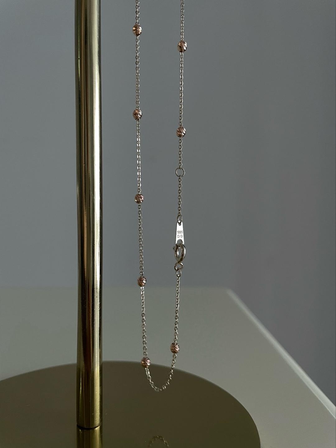 라라 볼 목걸이