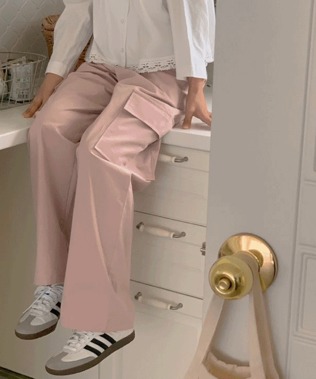 (y2k/파스텔컬러!!) 데일리 힙한 카고 주머니 포켓 허리단추 허리조절 면 와이드 코튼 롱 핑크 화이트 베이지 팬츠