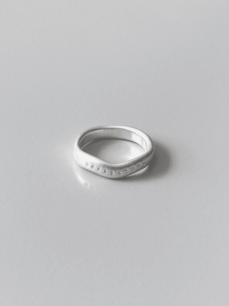 Wave cubic ring