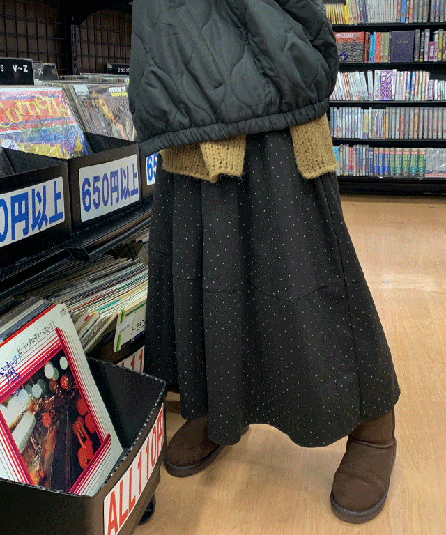 [20%쿠폰][무료배송] 디케인 도트 플레어 기모 밴딩 롱 스커트