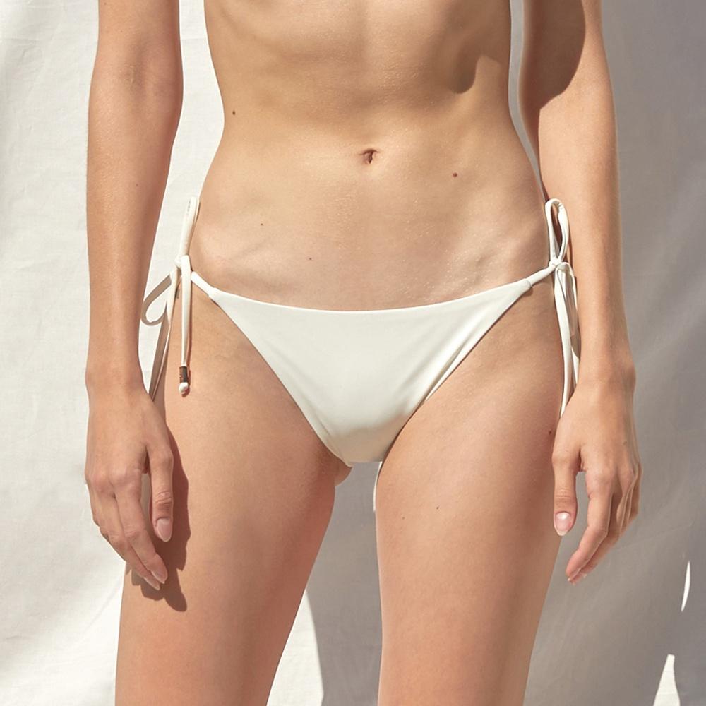 [Renewal] Lyla White Solid Bikini Briefs