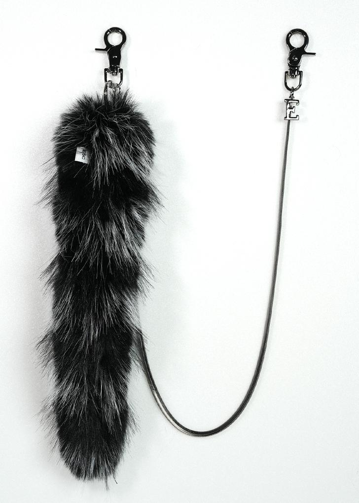 Fur tail multi chain (black)(10/16 delivery)