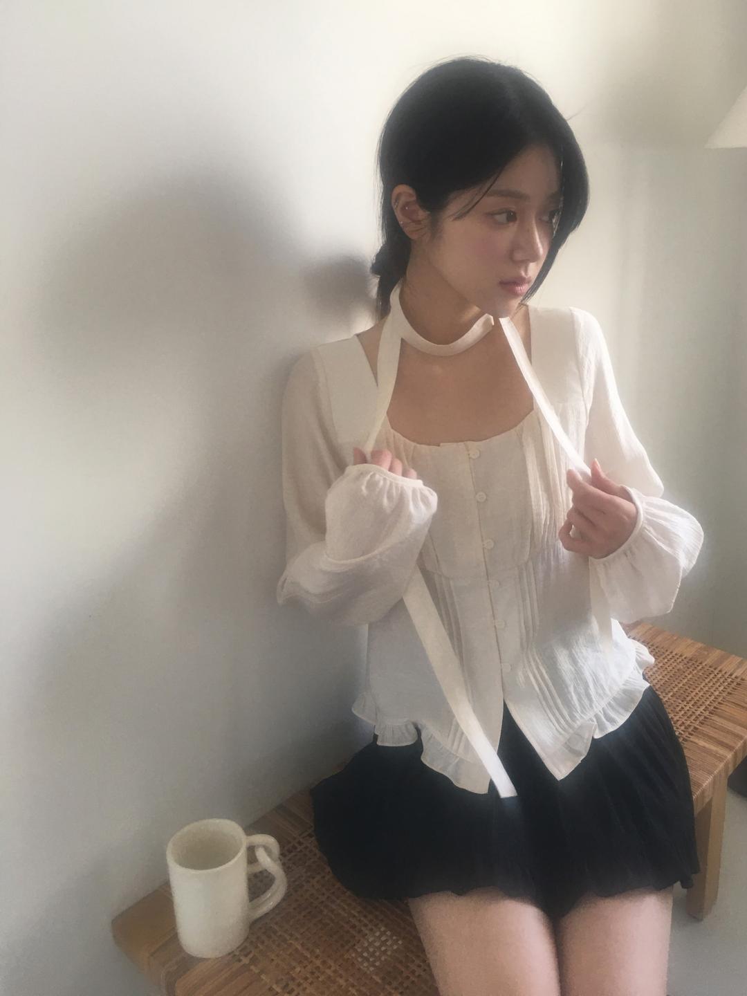 노비야카 Nujabes shirring blouse (Ivory, mint, black)