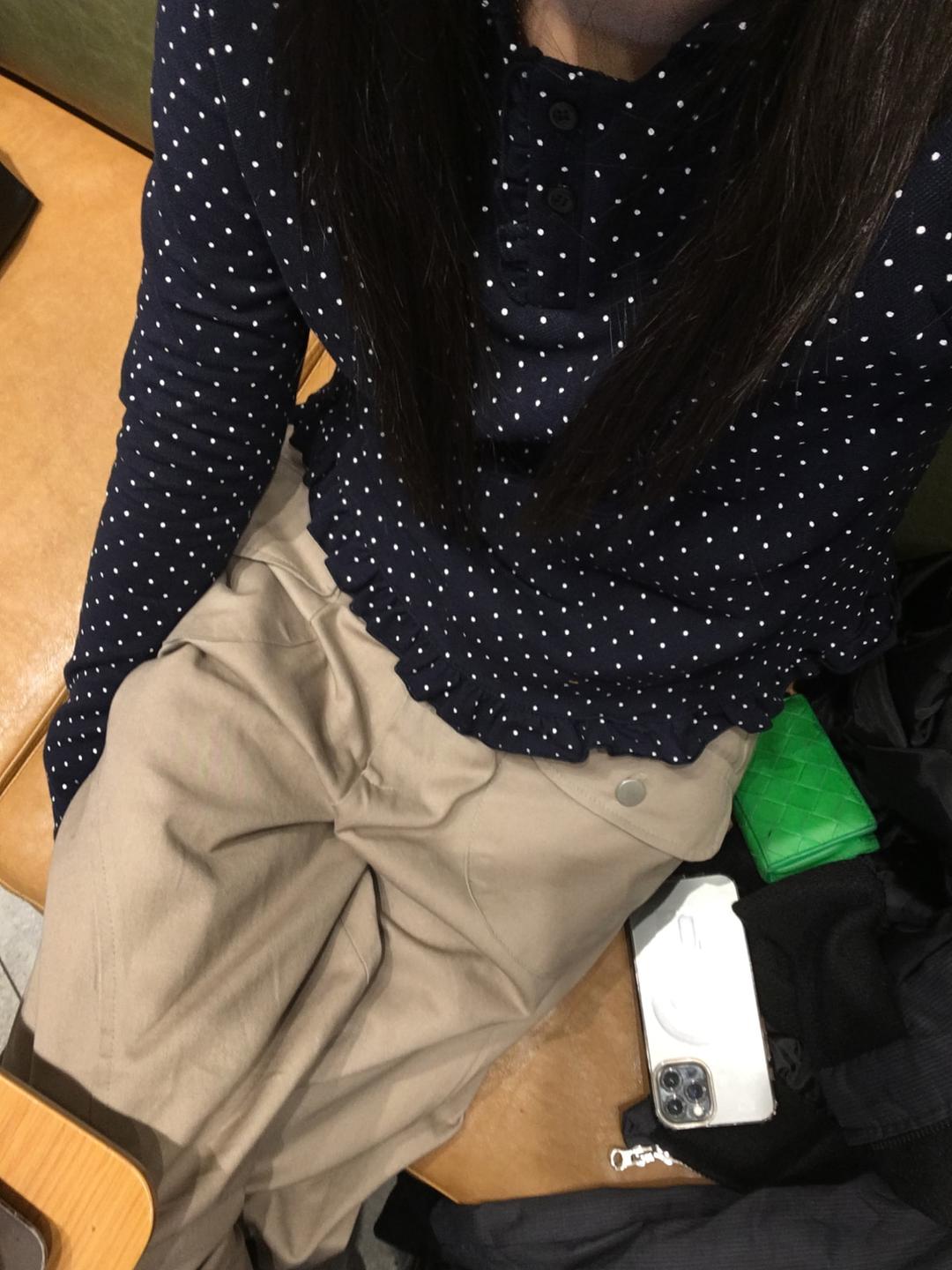 dot collar polo shirt