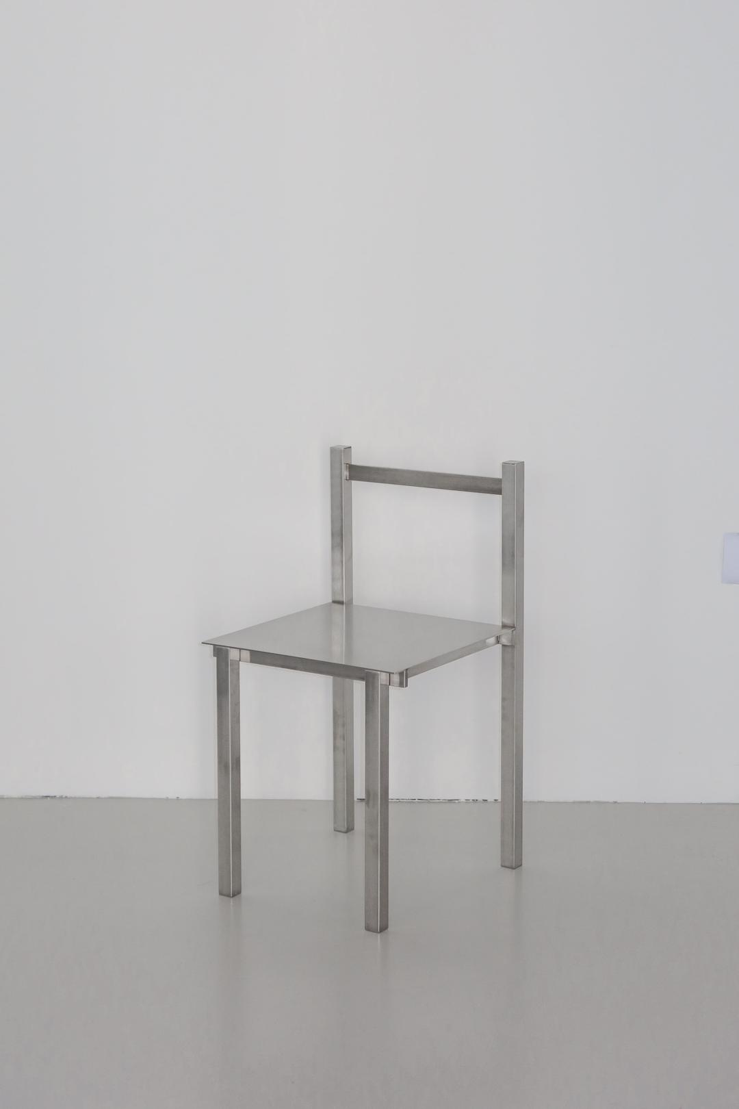H CHAIR