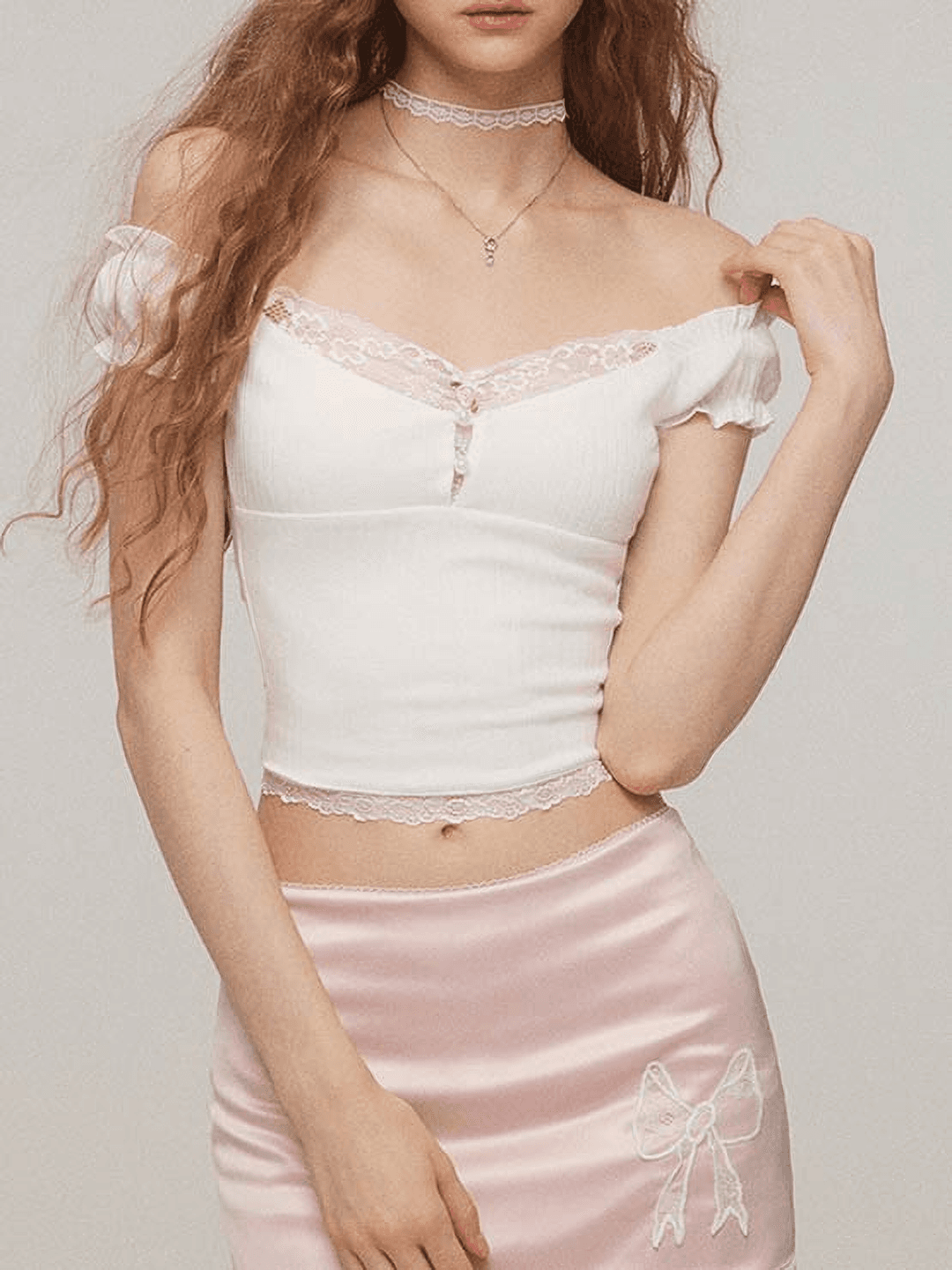 [MESS STUDIO] Delicate Petal Lace Short Sleeve