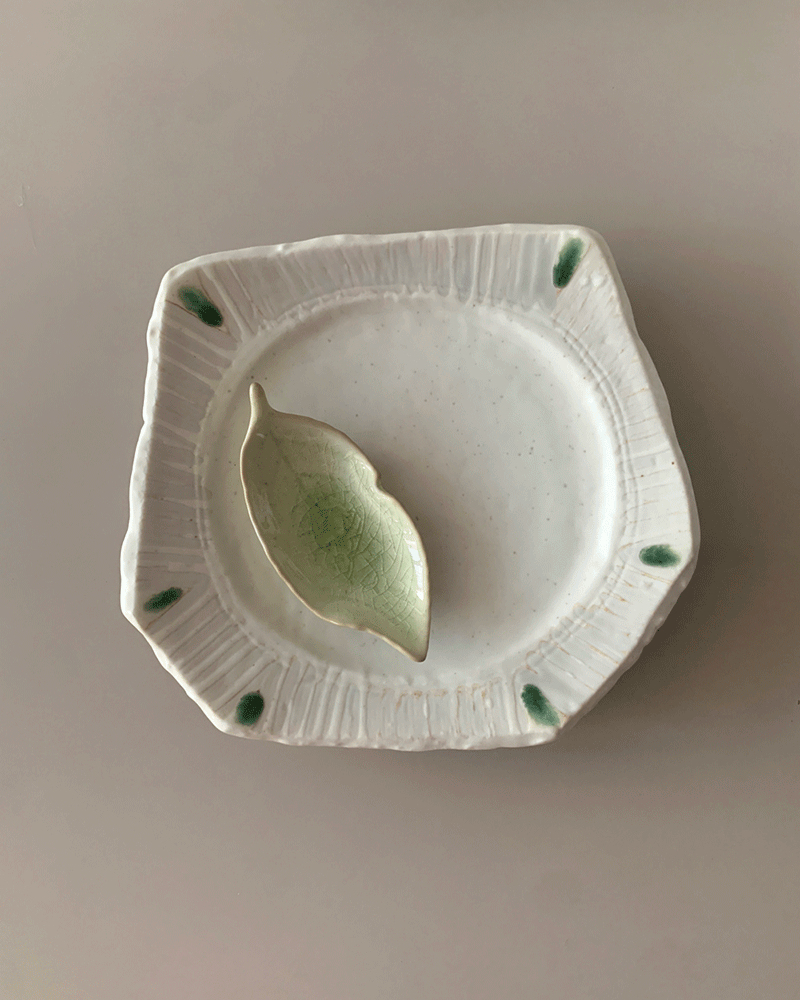 Plant plate