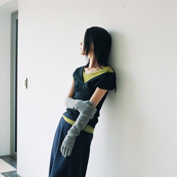 Scallop cap sleeve top (ivory / light gray / melange gray / black) [11월 14일 순차 배송]