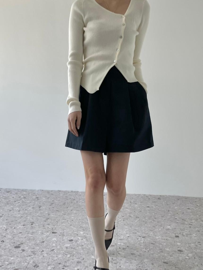 클루이가넷 미카 사선 골지 슬림 단추 가디건 브이넥 니트 여성 가을 카디건