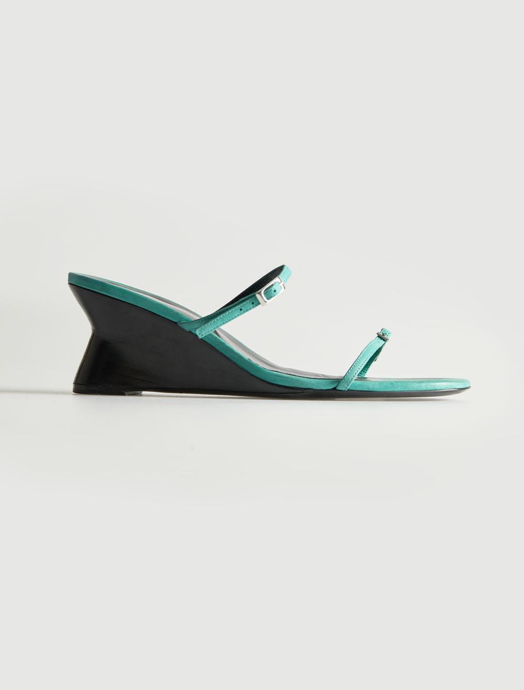 BEGO-Green curved 6 cm contrast wedge sandal with thin buckle straps