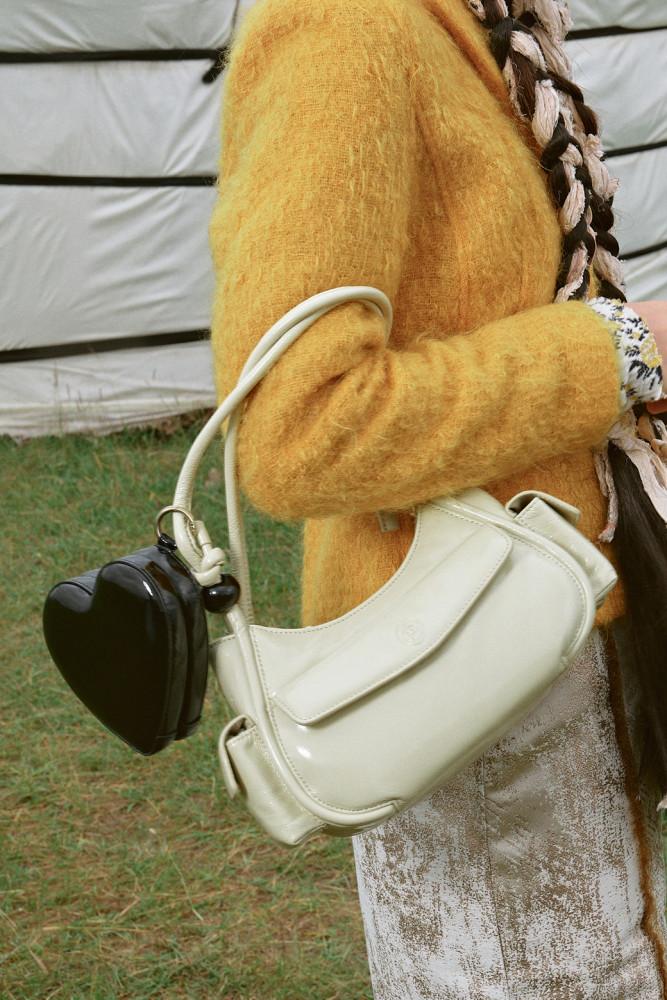 [아카이브앱크]Kangaroo shoulder bag (Glow sand beach)