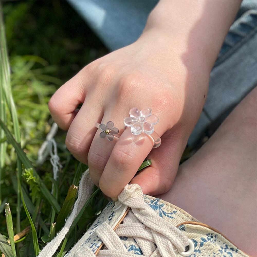 DS55 White flower ring set