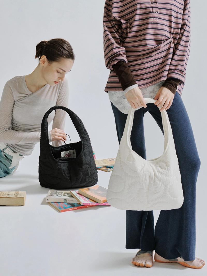 poev - Broderie Padded Day Bag [2 Color]