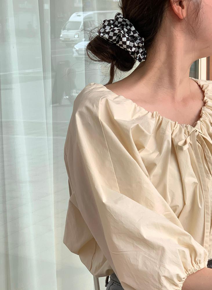 유나 셔링 블라우스(2color)