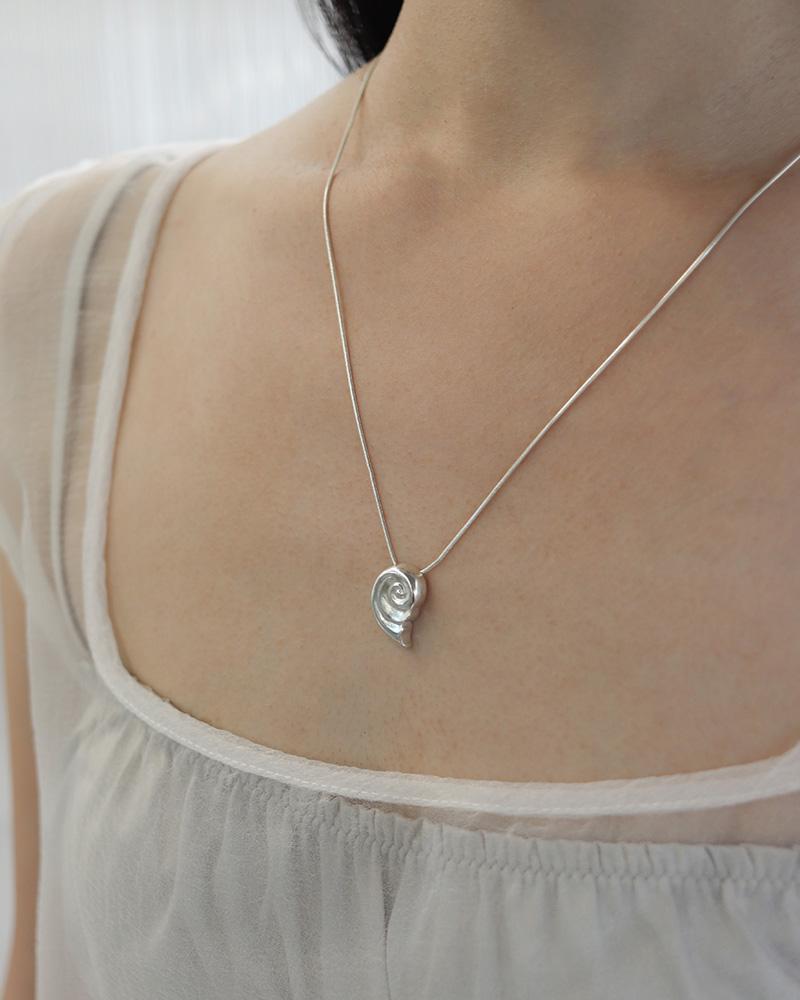 Shell necklace 02