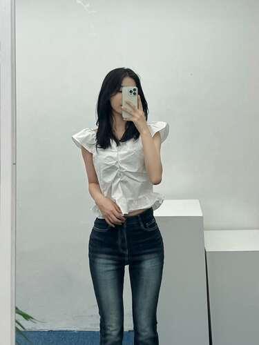 헤이베이 셔링 크롭 오프숄더 블라우스
