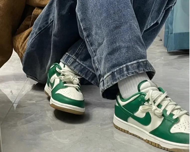 나이키 덩크 로우 골드 그린 FB7173-131 | 상품 상세 | 크로켓