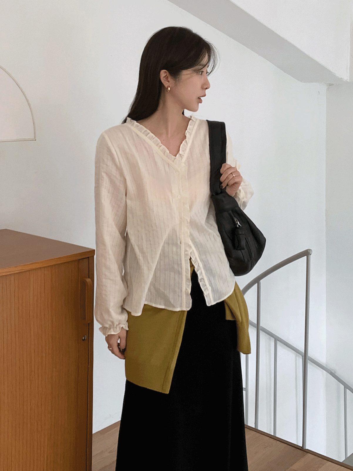 어리틀빗 moen frill stripe blouse (2color)