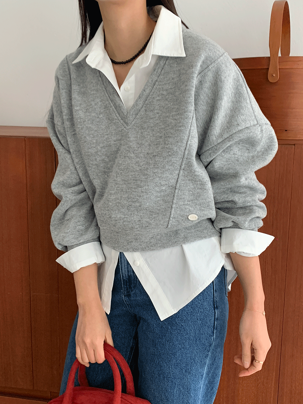 [봄신상] 미니멀 크롭 브이넥 맨투맨 (3color)