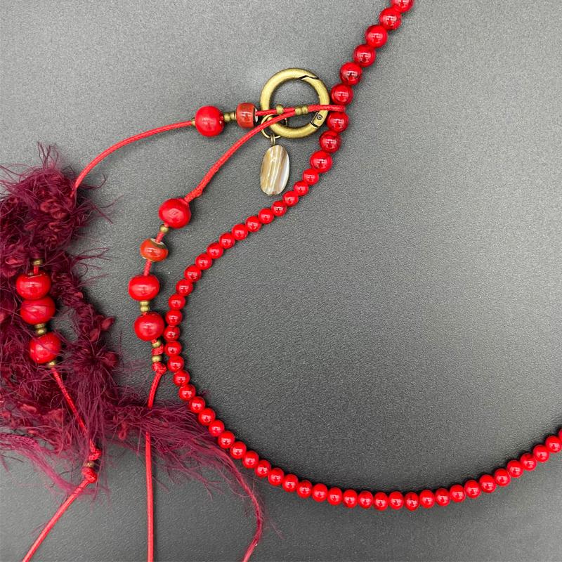 일요일의 목걸이