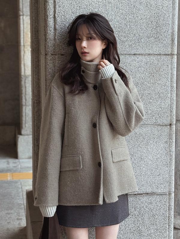 슬로우앤드 [역대급블프🖤/무료배송] #SLOWMADE. 퍼스트 사이드포켓 부클 하프코트 - 2 color