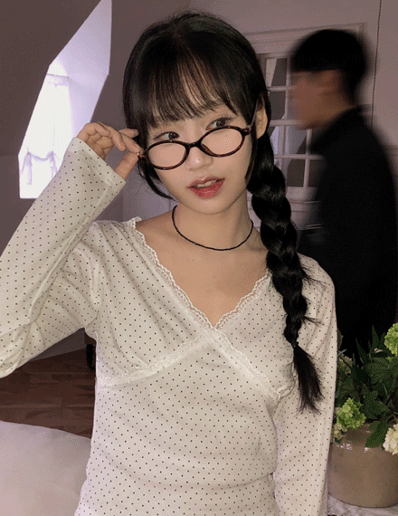 빈블 듀에 도트 레이스 티셔츠