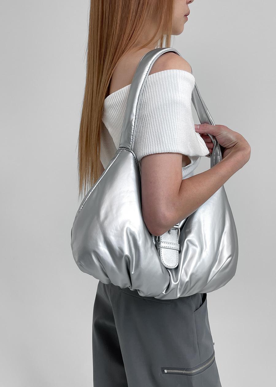 샹쿠이 버클 숄더백