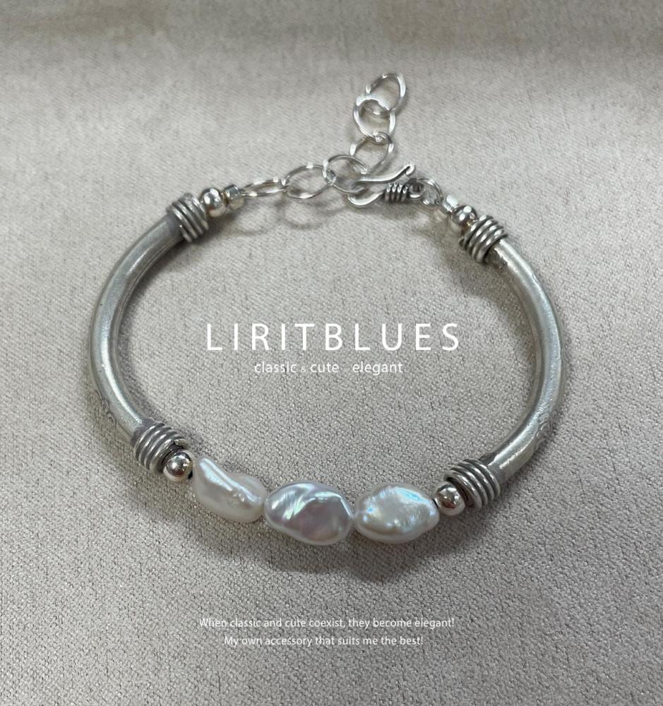 Vintage pearl Karen silver bangle bracelet