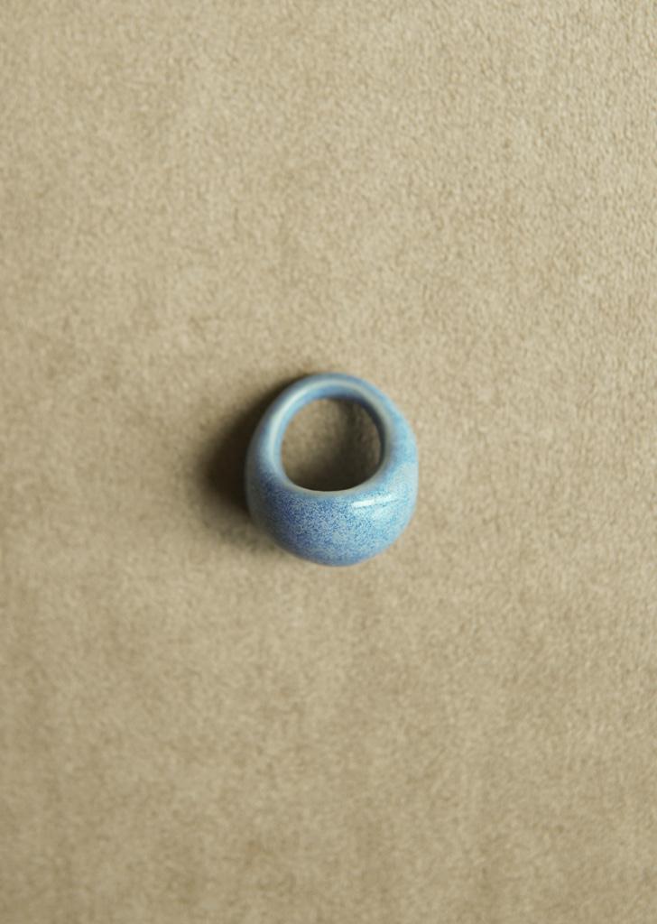 Oiks Ring in Baby blue
