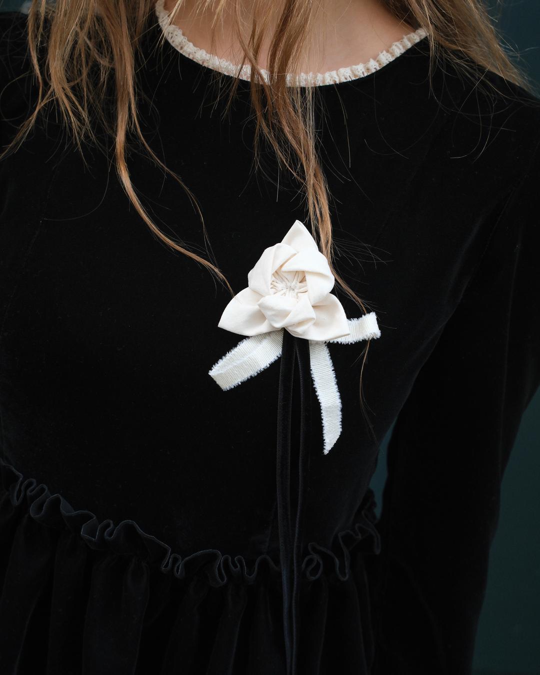 [Pre-order] [Exclusive] flétta Handmade Flower Velvet Ribbon Brooch