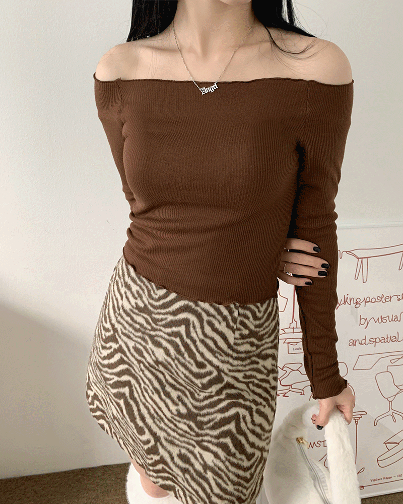 퓨시 오프숄더 골지 물결 크롭 긴팔 티셔츠